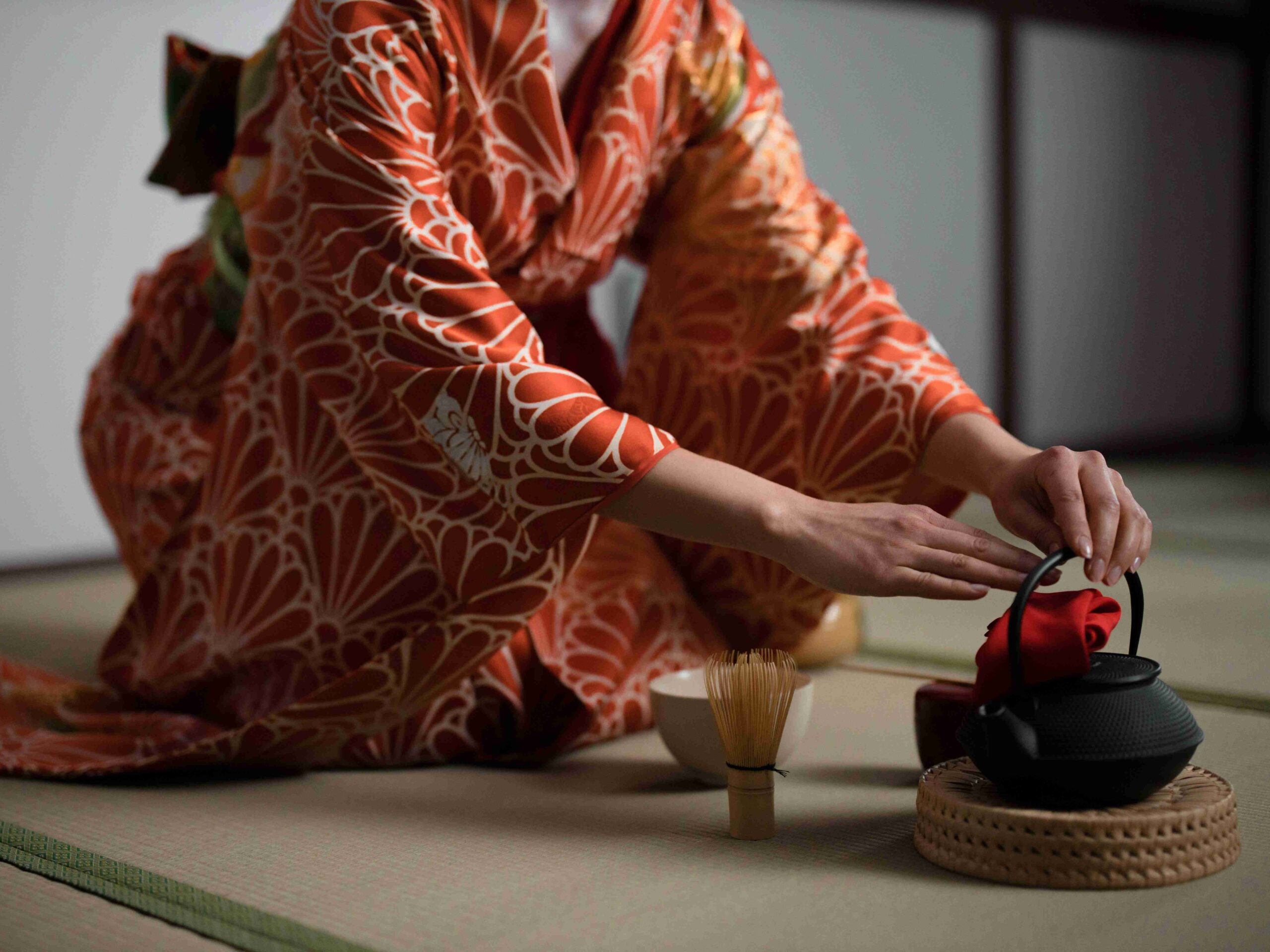 A complete set of tea utensils, from Chasen, Chashaku, and Chawan.