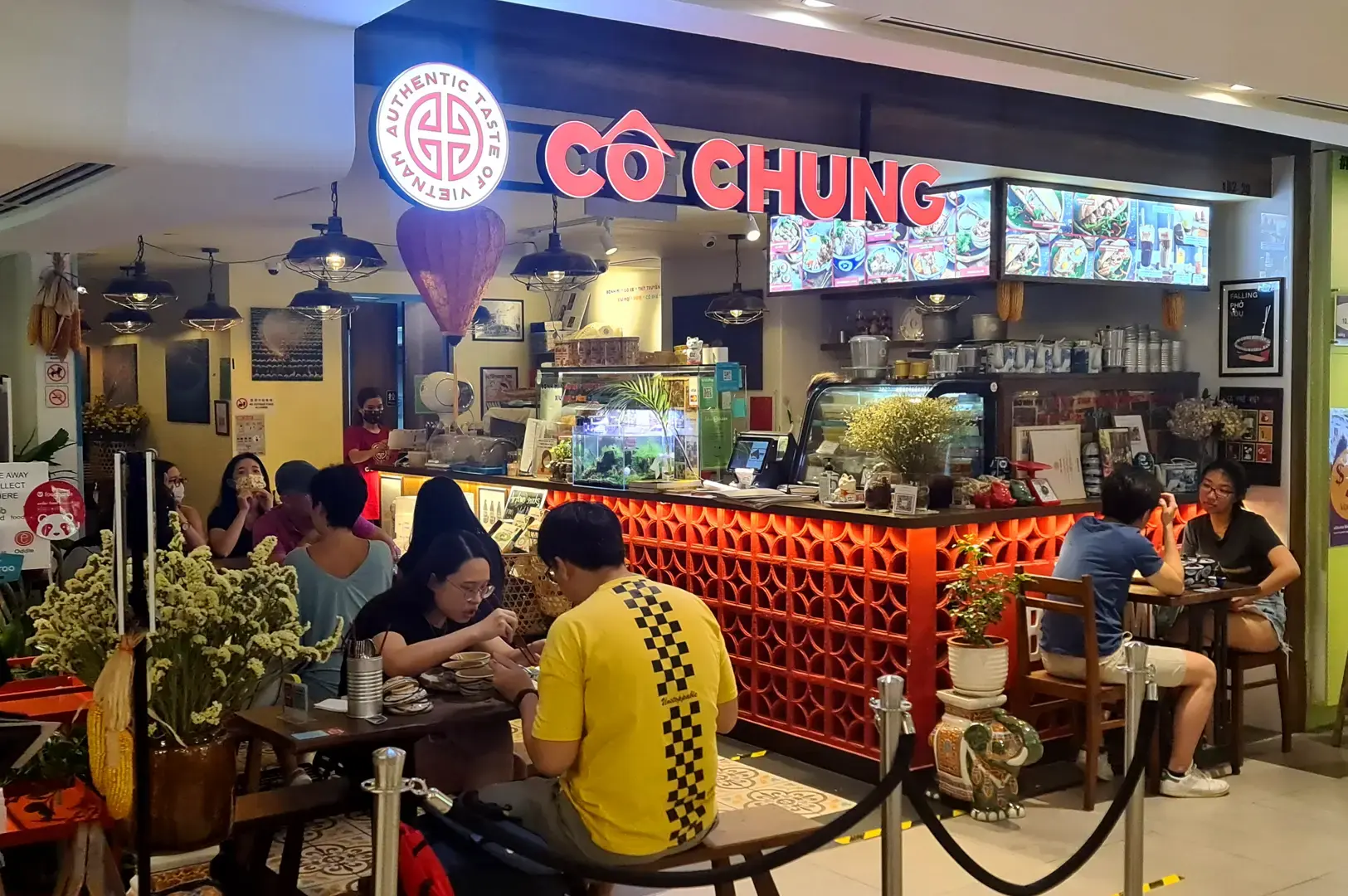 Co Chung Vietnamese Restaurant at Plaza Singapura with Vietnamese dining area and restaurant counter